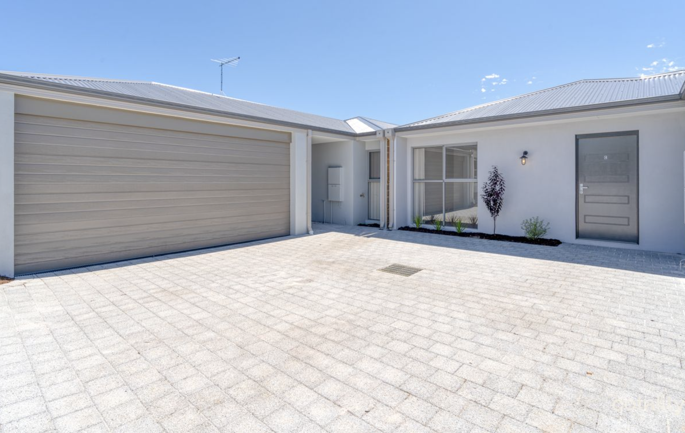 LEASED – 140B Leach Highway, Melville