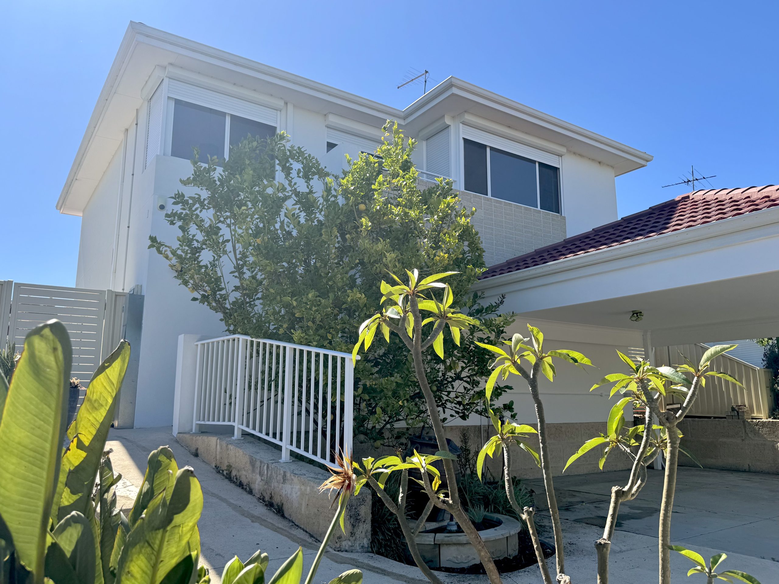 8 Willis Road, Beaconsfield WA